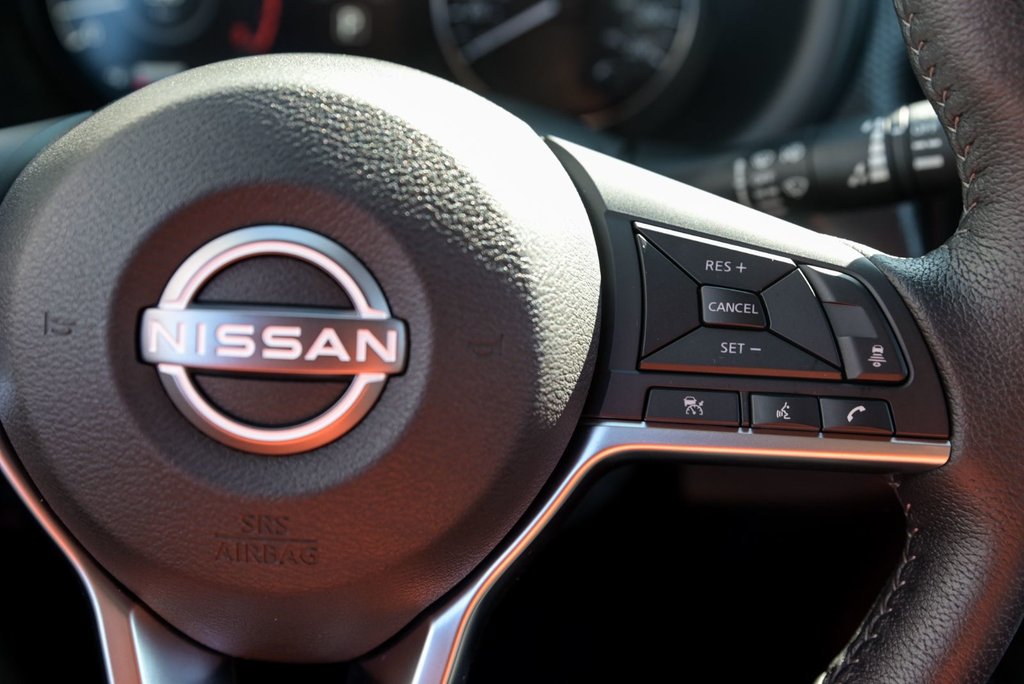 Nissan Kicks SV Carplay Volant chauffant Bluetooth 2024 à Sainte-Julie, Québec - 15 - w1024h768px