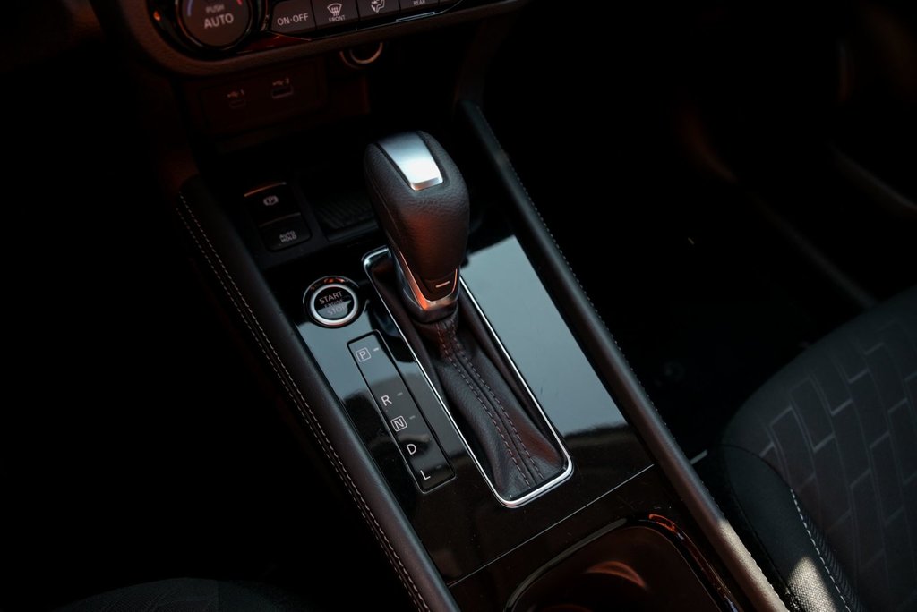 Nissan Kicks SV Carplay Volant chauffant Bluetooth 2024 à Sainte-Julie, Québec - 20 - w1024h768px
