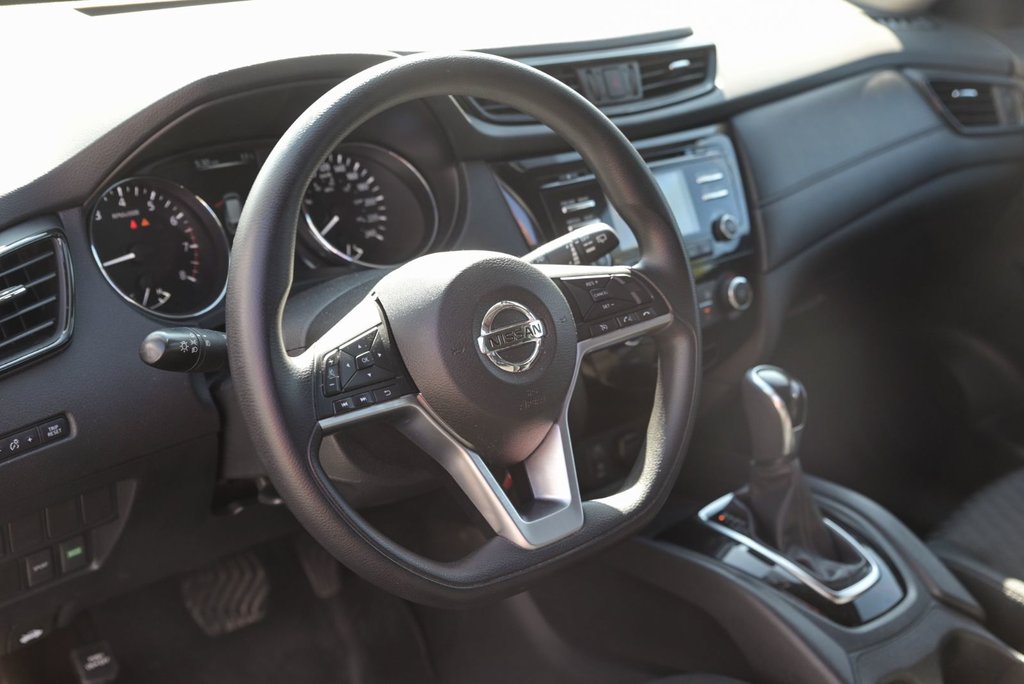 2017 Nissan Rogue S AWD, Siéges Chaffants, Mode Sport in Sainte-Julie, Quebec - 8 - w1024h768px