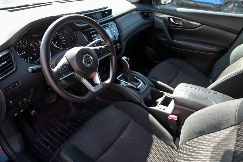 2017 Nissan Rogue S AWD, Siéges Chaffants, Mode Sport in Sainte-Julie, Quebec - 9 - w1024h768px