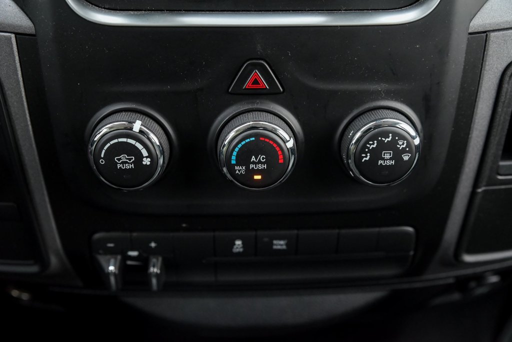 2015 Ram 1500 ST in Sainte-Julie, Quebec - 19 - w1024h768px