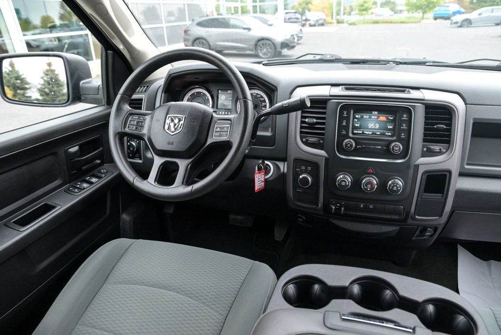 2017 Ram 1500 Express 4X4 5.7L Hitch 2 pouces in Sainte-Julie, Quebec - 21 - w1024h768px