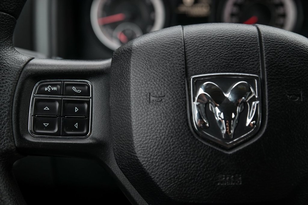 2017 Ram 1500 Express 4X4 5.7L Hitch 2 pouces in Sainte-Julie, Quebec - 16 - w1024h768px