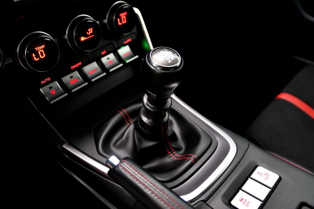 Subaru BRZ Sport-tech Manuelle Carplay Ultra Suede Mags 2023 à Sainte-Julie, Québec - 20 - w1024h768px