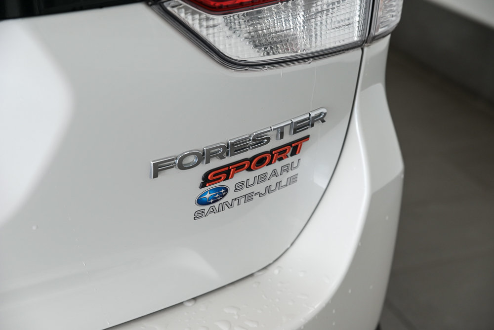 2021  Forester Sport Toit pano Carplay Sièges chauffants CERTIFIÉ in Sainte-Julie, Quebec - 9 - w1024h768px