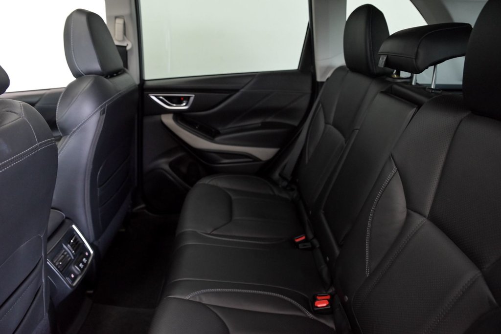 Subaru Forester Limited Navi Cuir Carplay Harman Kardon 2023 à Sainte-Julie, Québec - 25 - w1024h768px