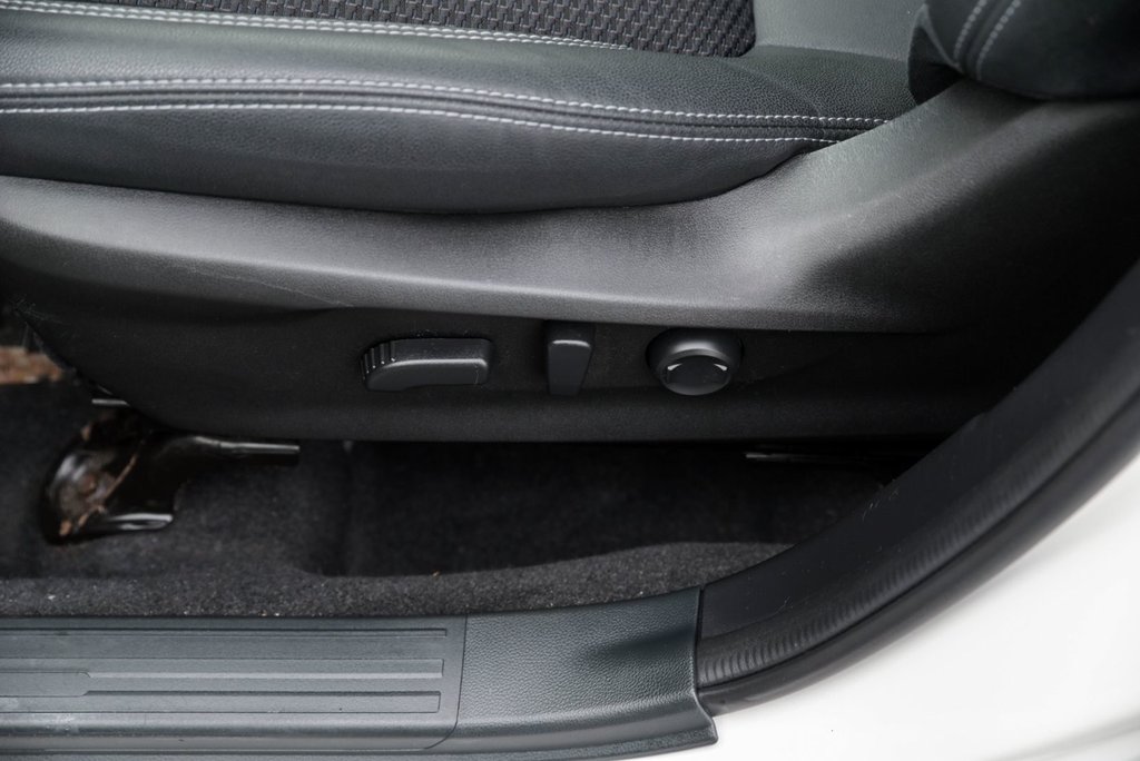 2023 Subaru Forester Tourisme Carplay Volant chauffant Toit pano in Sainte-Julie, Quebec - 11 - w1024h768px