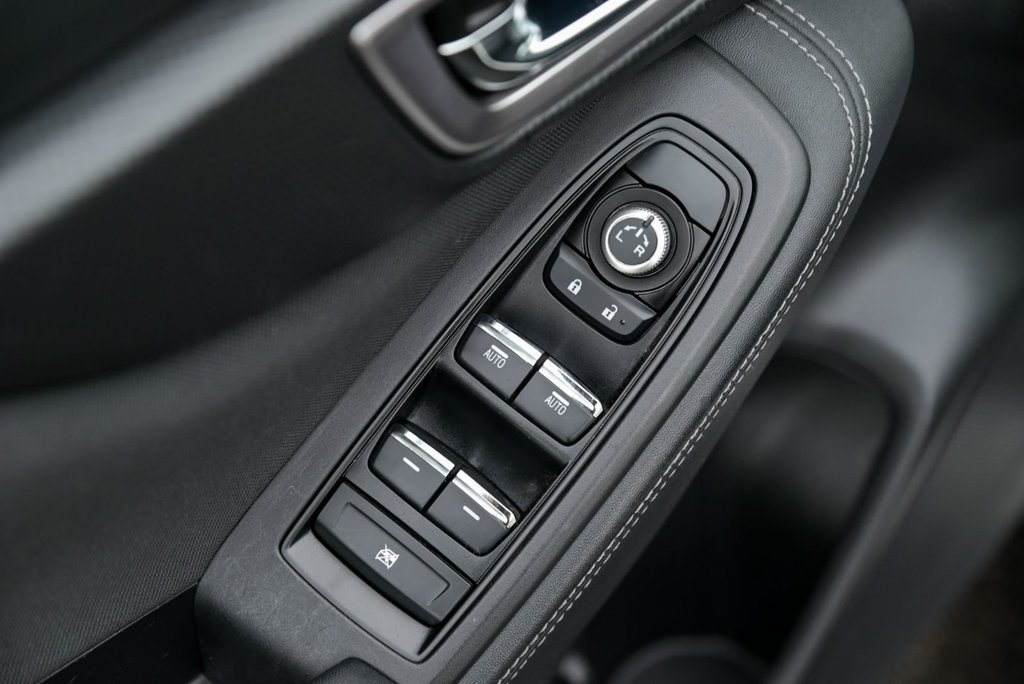 2023 Subaru Forester Tourisme Carplay Volant chauffant Toit pano in Sainte-Julie, Quebec - 9 - w1024h768px