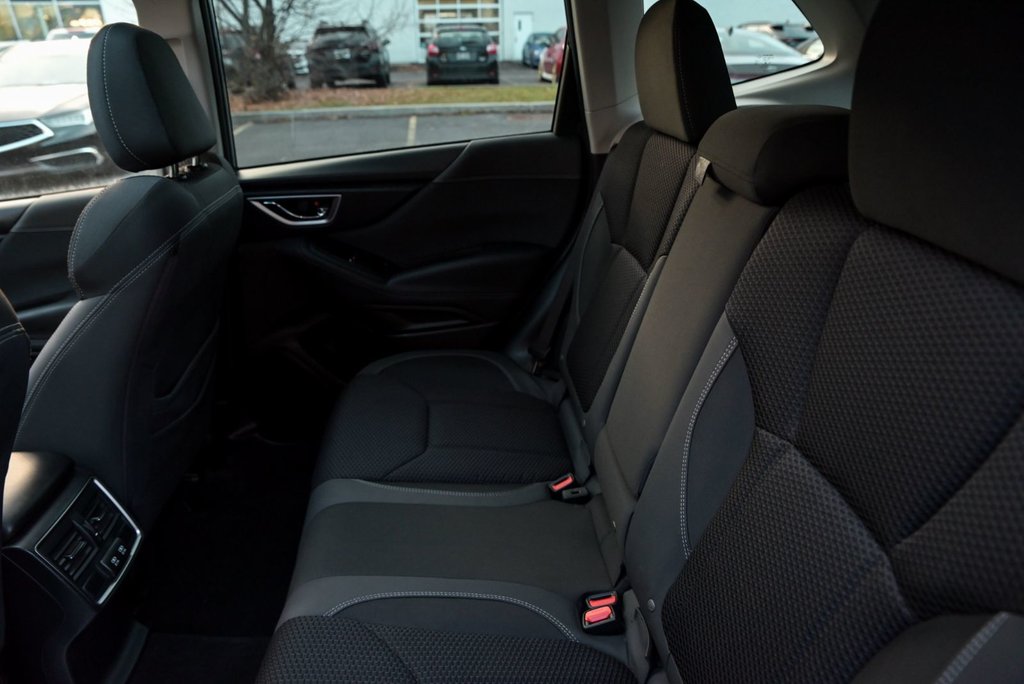 Subaru Forester Tourisme Carplay Volant chauffant Toit pano 2023 à Sainte-Julie, Québec - 25 - w1024h768px