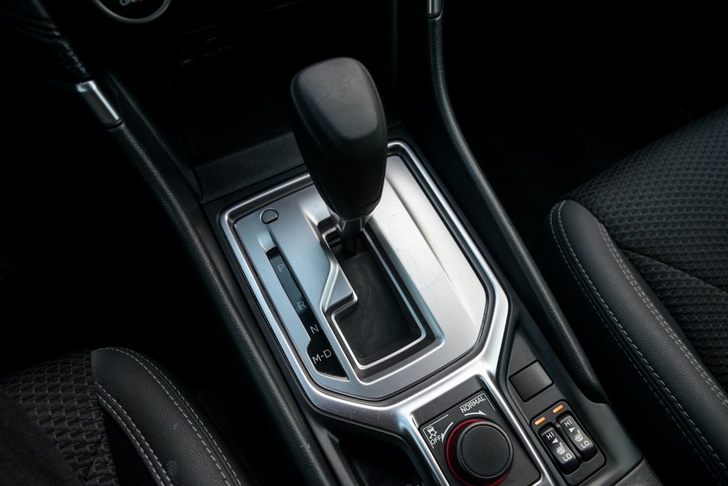 Subaru Forester Tourisme Carplay Volant chauffant Toit pano 2023 à Sainte-Julie, Québec - 22 - w1024h768px