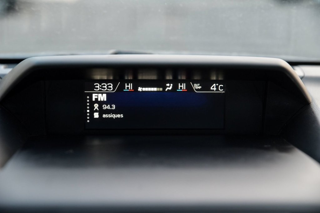 Subaru Forester Tourisme Carplay Volant chauffant Toit pano 2023 à Sainte-Julie, Québec - 18 - w1024h768px