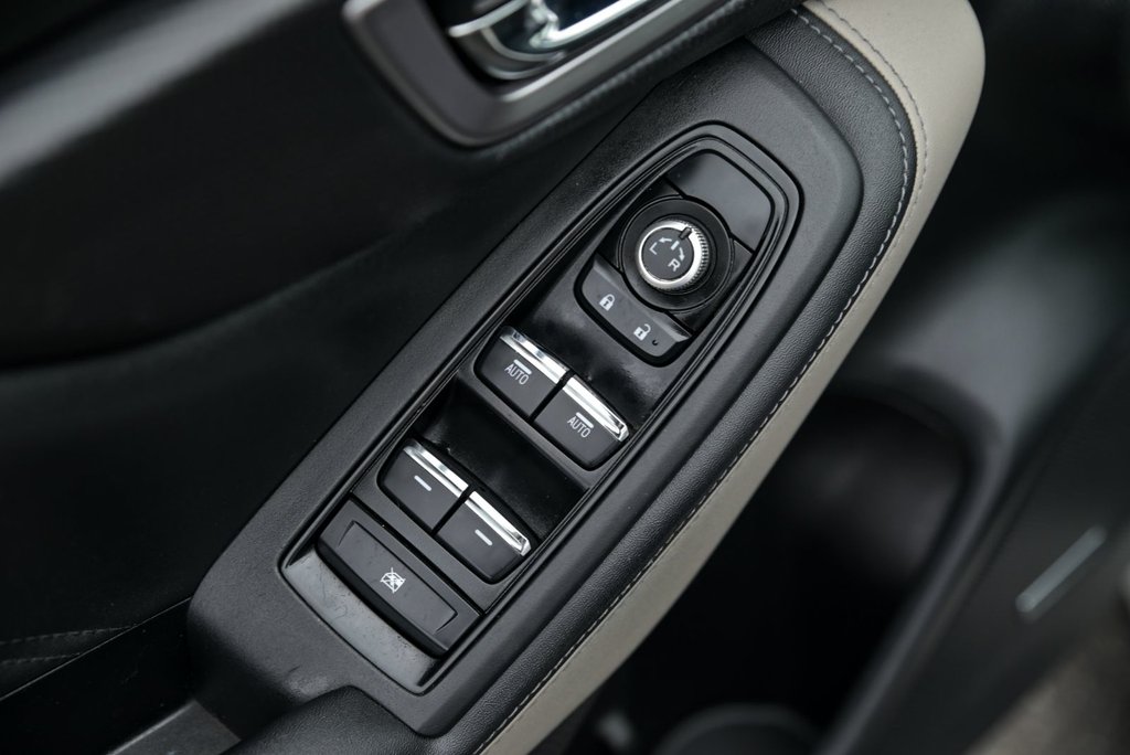 2023 Subaru Forester Limited,Carplay,Toit ouvrant,Volant chauffant in Sainte-Julie, Quebec - 9 - w1024h768px
