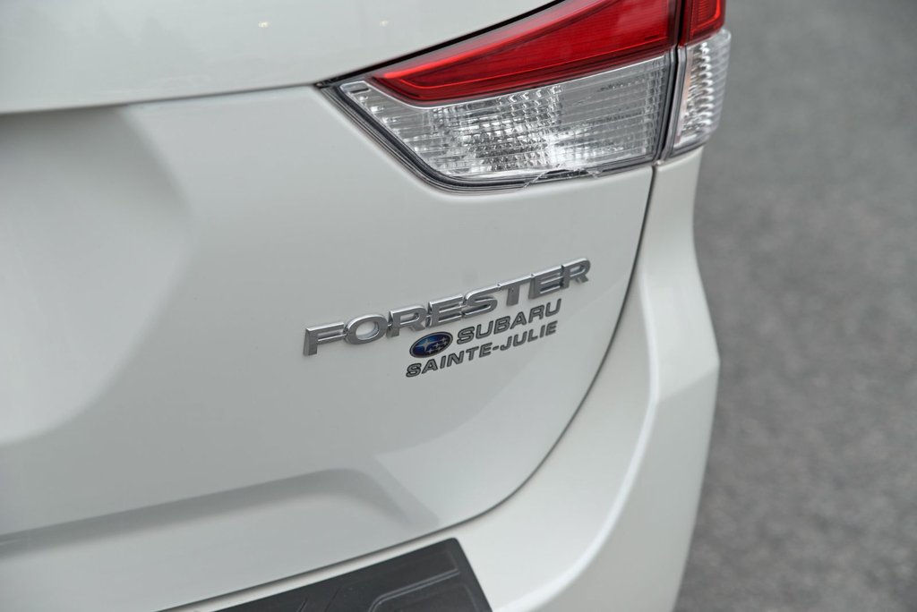 2023 Subaru Forester Limited,Carplay,Toit ouvrant,Volant chauffant in Sainte-Julie, Quebec - 8 - w1024h768px