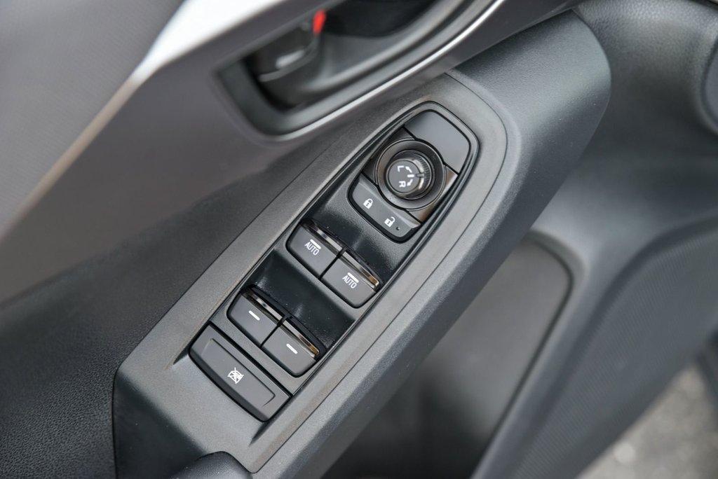 Subaru Impreza TOURING, CARPLAY, BANCS CHAUFFANTS 2025 à Sainte-Julie, Québec - 9 - w1024h768px