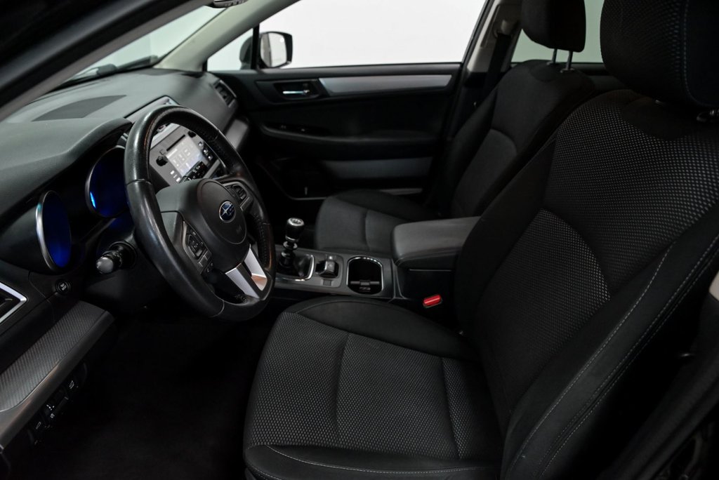2017 Subaru Outback 2.5i Tourisme Manuel Toit ouvrant Bluetooth in Sainte-Julie, Quebec - 9 - w1024h768px