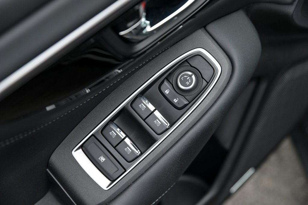 Subaru Outback Limited XT, Toit ouvrant, Carplay 2023 à Sainte-Julie, Québec - 9 - w1024h768px