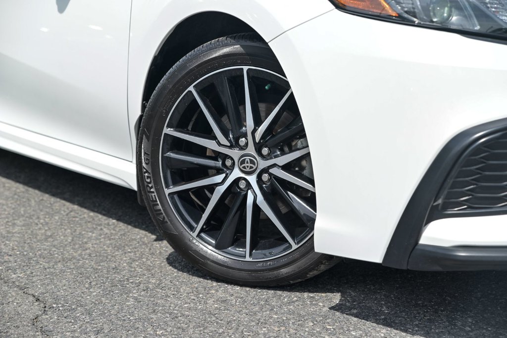 Toyota Camry HYBRIDE SE, APPLE CARPLAY, BANCS CHAUFFANTS 2023 à Sainte-Julie, Québec - 3 - w1024h768px