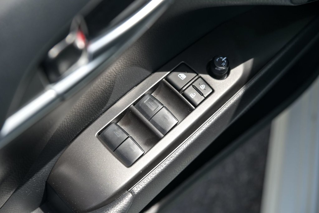 Toyota Camry HYBRIDE SE, APPLE CARPLAY, BANCS CHAUFFANTS 2023 à Sainte-Julie, Québec - 8 - w1024h768px