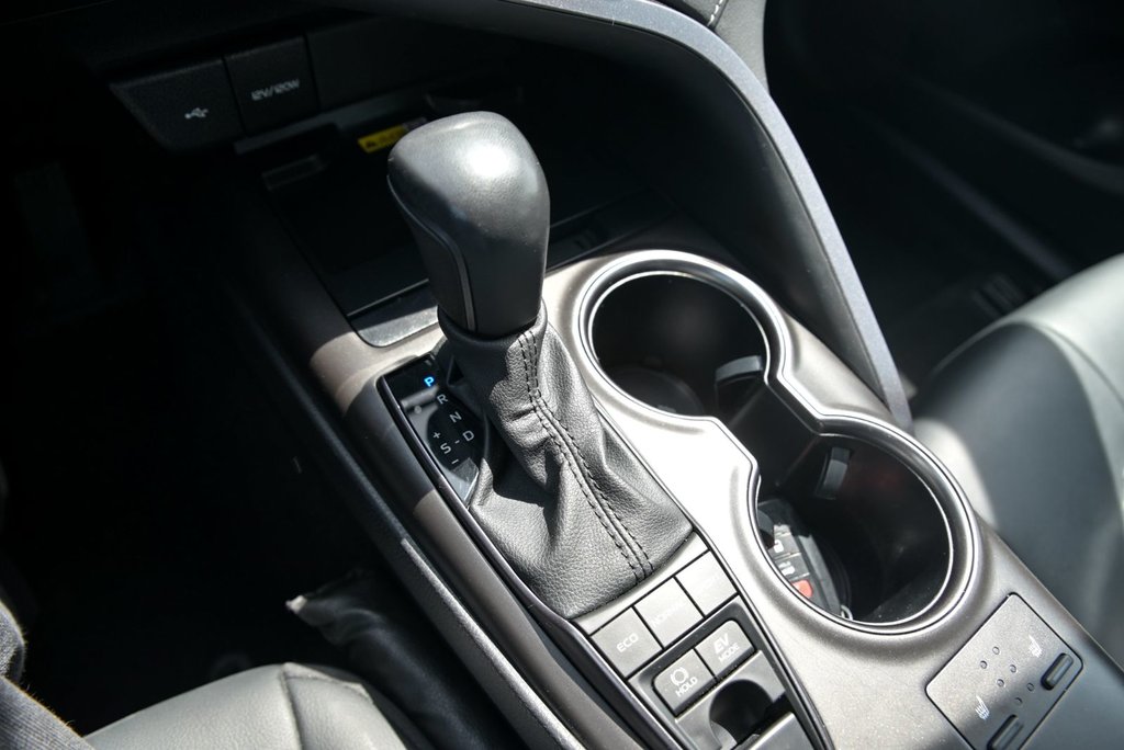Toyota Camry HYBRIDE SE, APPLE CARPLAY, BANCS CHAUFFANTS 2023 à Sainte-Julie, Québec - 20 - w1024h768px