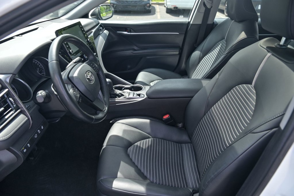 Toyota Camry HYBRIDE SE, APPLE CARPLAY, BANCS CHAUFFANTS 2023 à Sainte-Julie, Québec - 9 - w1024h768px
