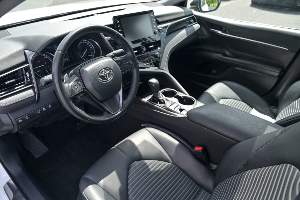 Toyota Camry HYBRIDE SE, APPLE CARPLAY, BANCS CHAUFFANTS 2023 à Sainte-Julie, Québec - 12 - w1024h768px