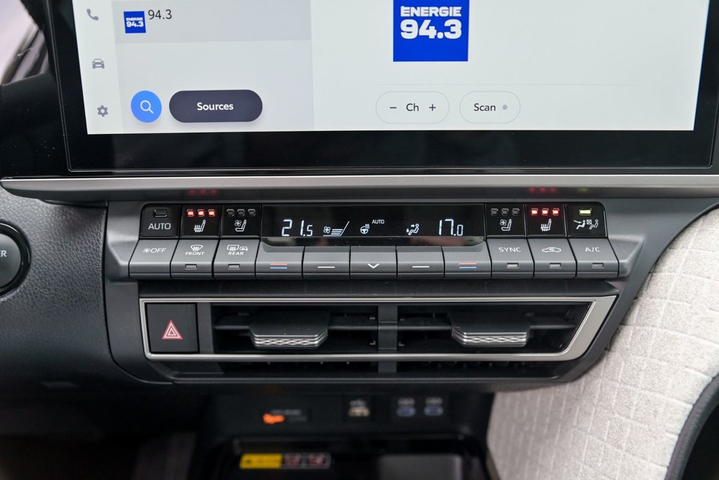 Toyota Camry XLE,Carplay, Bancs Chauffants 2025 à Sainte-Julie, Québec - 21 - w1024h768px