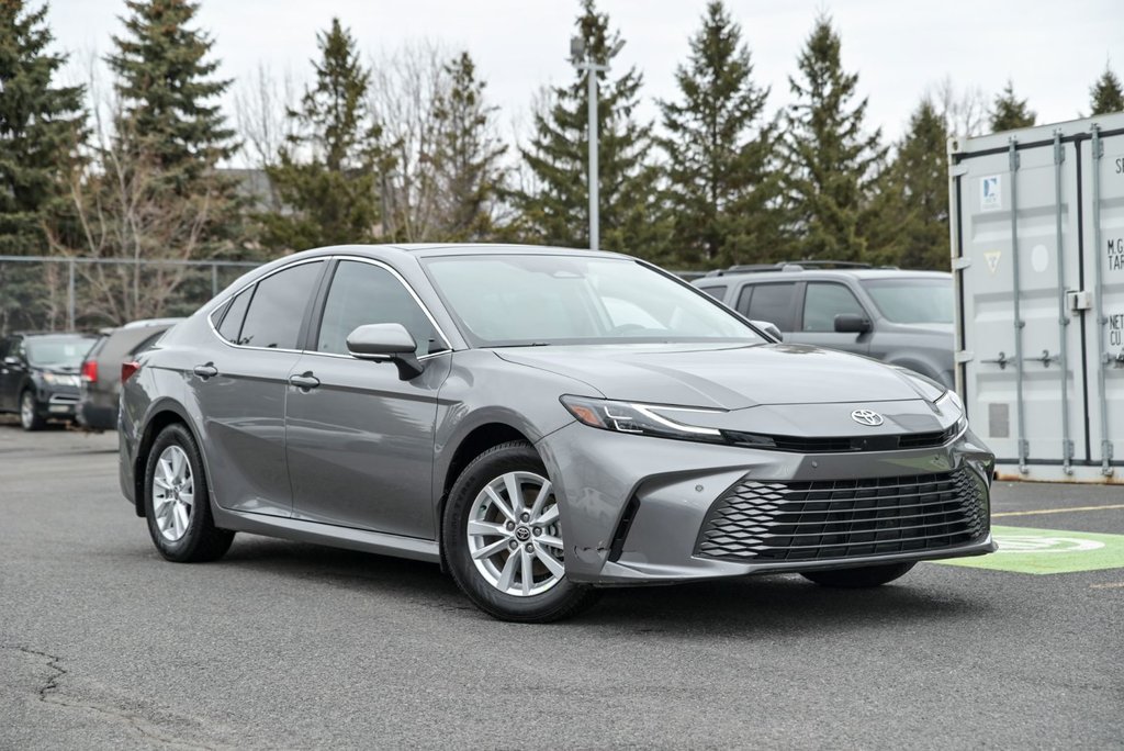 Toyota Camry XLE,Carplay, Bancs Chauffants 2025 à Sainte-Julie, Québec - 1 - w1024h768px