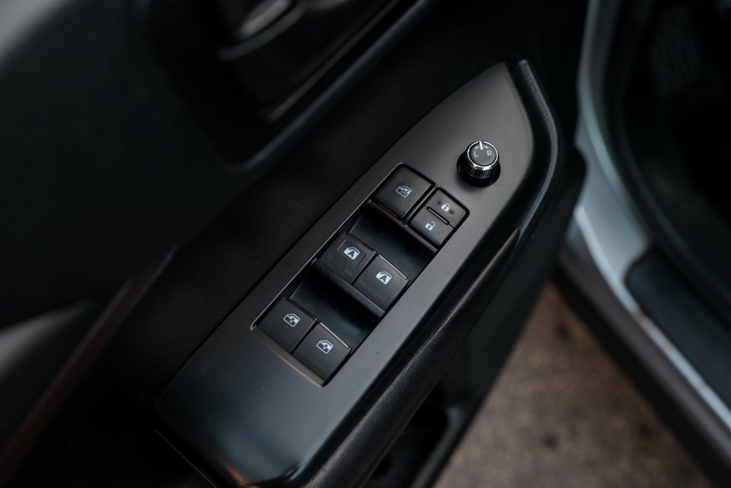 Toyota Highlander LE Bluetooth, caméra de recule, siège électrique 2016 à Sainte-Julie, Québec - 10 - w1024h768px