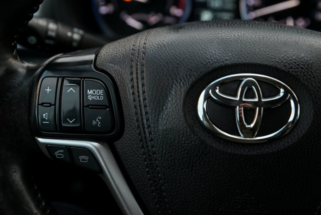 Toyota Highlander LE Bluetooth, caméra de recule, siège électrique 2016 à Sainte-Julie, Québec - 18 - w1024h768px