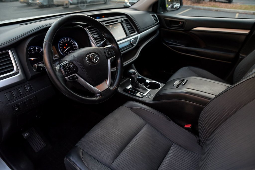 Toyota Highlander LE Bluetooth, caméra de recule, siège électrique 2016 à Sainte-Julie, Québec - 14 - w1024h768px