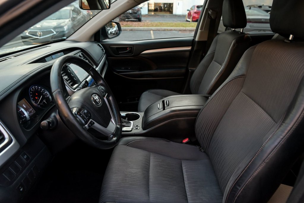 Toyota Highlander LE Bluetooth, caméra de recule, siège électrique 2016 à Sainte-Julie, Québec - 11 - w1024h768px