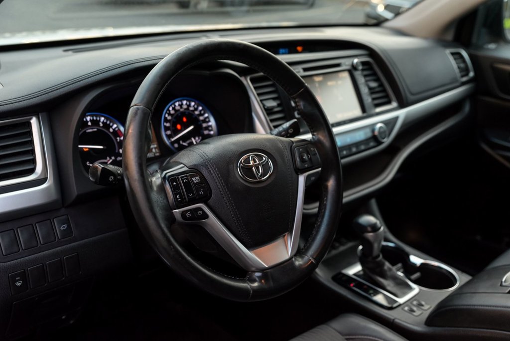 Toyota Highlander LE Bluetooth, caméra de recule, siège électrique 2016 à Sainte-Julie, Québec - 13 - w1024h768px