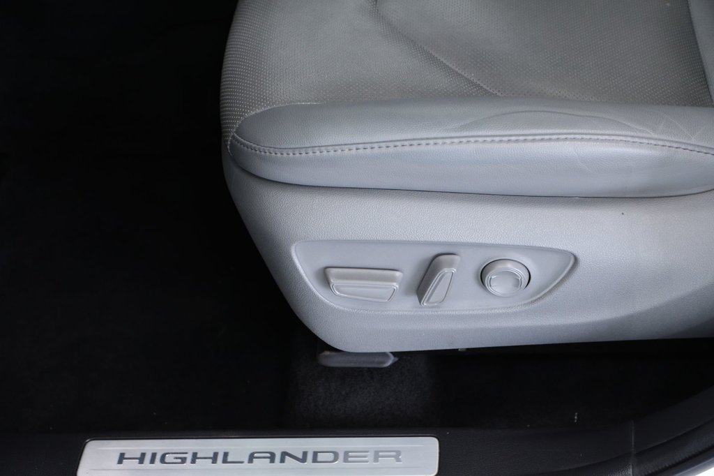2022  Highlander Hybride Platinum AWD Cuir Toit pano JBL in Sainte-Julie, Quebec - 20 - w1024h768px