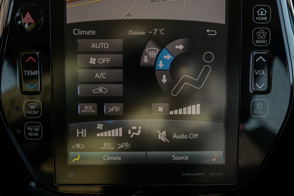 2020 Toyota PRIUS PRIME Upgrade Cuir Sièges chauffants Navi Carplay in Sainte-Julie, Quebec - 17 - w1024h768px