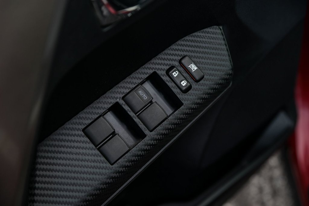 Toyota RAV4 XLE 2014 à Sainte-Julie, Québec - 9 - w1024h768px