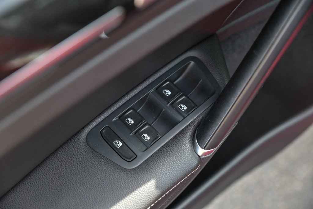 2018 Volkswagen Golf SportWagen Highline, Bancs Chauffants in Sainte-Julie, Quebec - 9 - w1024h768px