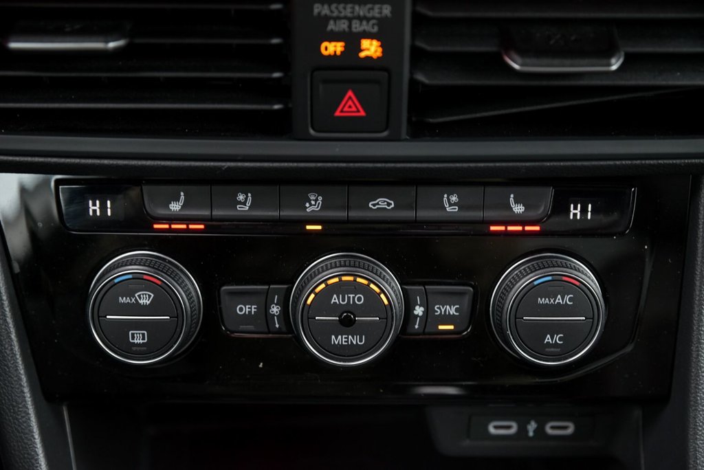 Volkswagen Jetta GLI Manuelle, Système de son Beats, Cuir, Toit ouvrant 2024 à Sainte-Julie, Québec - 20 - w1024h768px