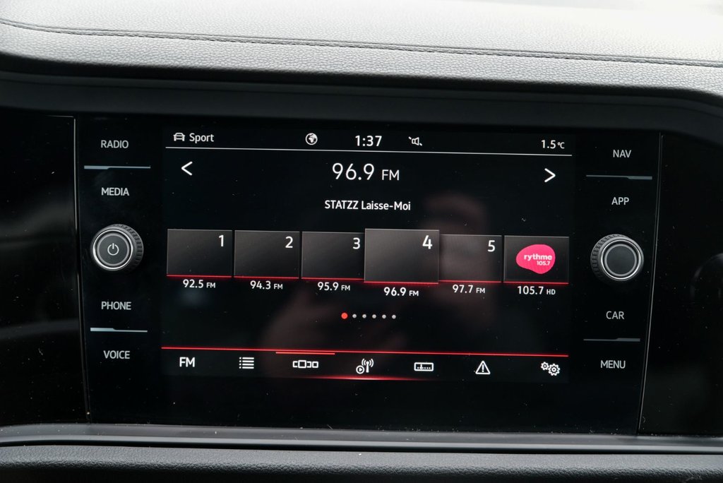 Volkswagen Jetta GLI Manuelle, Système de son Beats, Cuir, Toit ouvrant 2024 à Sainte-Julie, Québec - 17 - w1024h768px