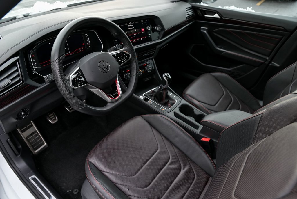 Volkswagen Jetta GLI Manuelle, Système de son Beats, Cuir, Toit ouvrant 2024 à Sainte-Julie, Québec - 12 - w1024h768px