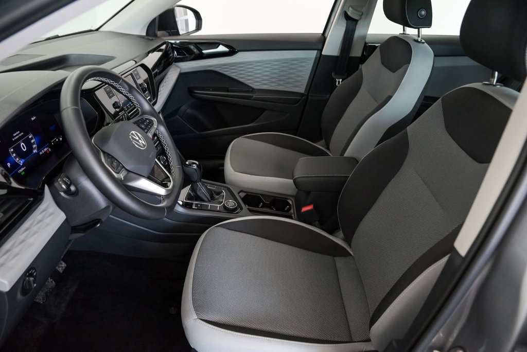 2024 Volkswagen Taos Trendline AWD Sièges chauffants in Sainte-Julie, Quebec - 8 - w1024h768px