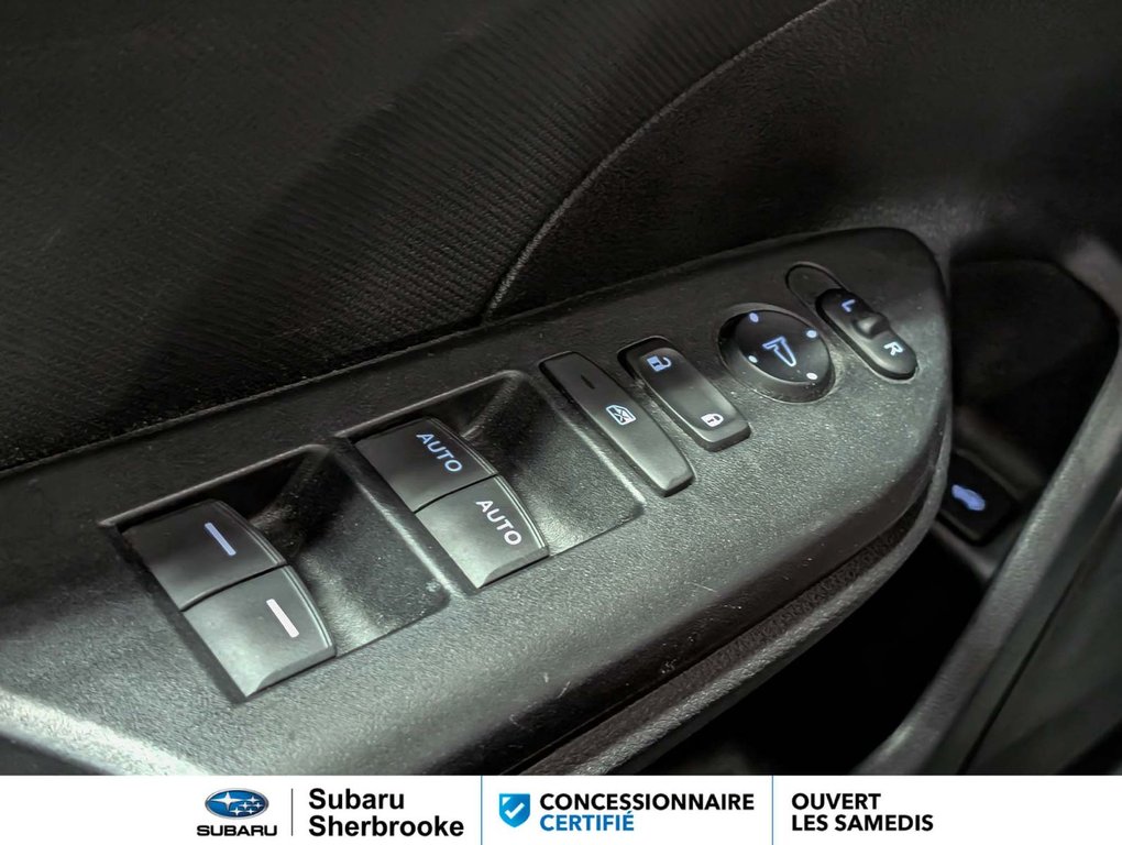 2021 Honda Civic Sedan LX in Sherbrooke, Quebec - 17 - w1024h768px