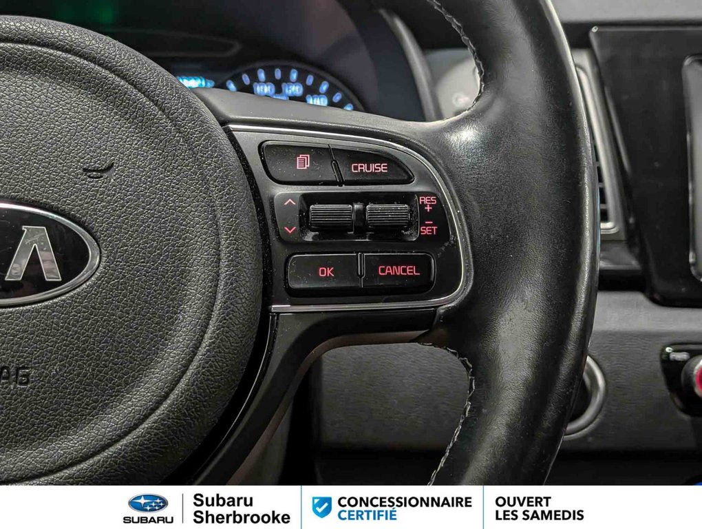 2019 Kia Niro Plug-In Hybrid EX Premium in Sherbrooke, Quebec - 11 - w1024h768px