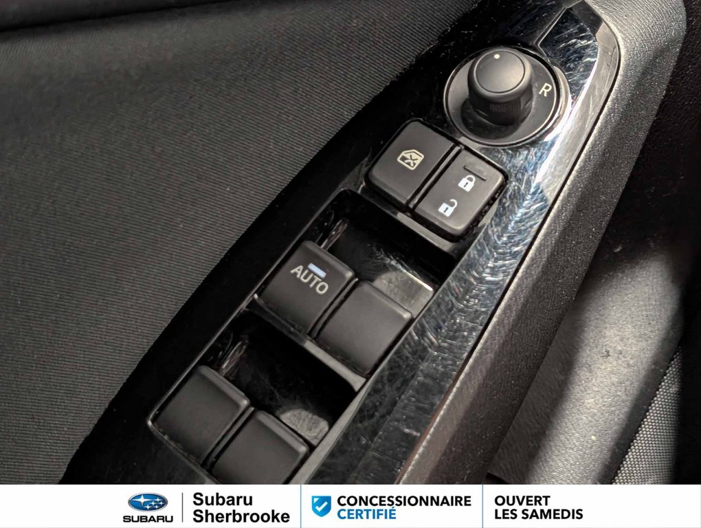 2017 Mazda 3 GX in Sherbrooke, Quebec - 17 - w1024h768px