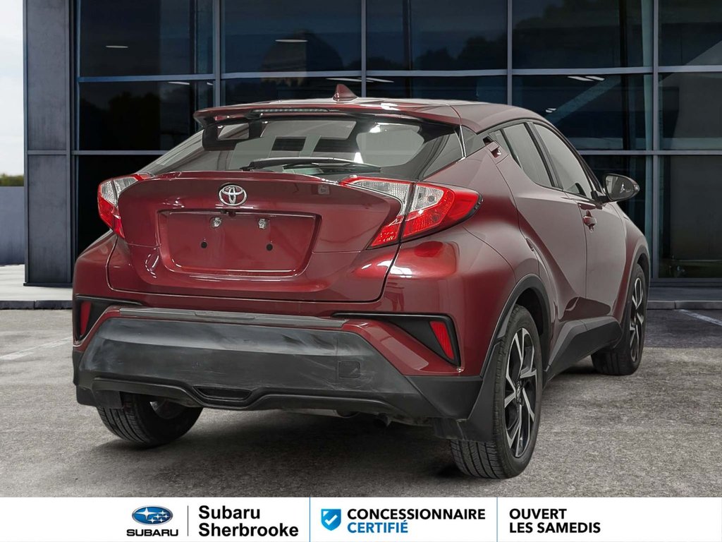 2018 Toyota C-HR XLE in Sherbrooke, Quebec - 5 - w1024h768px