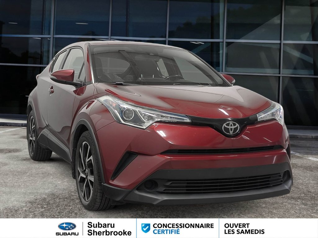 2018 Toyota C-HR XLE in Sherbrooke, Quebec - 6 - w1024h768px