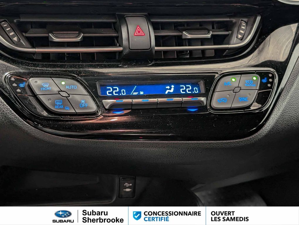 2018 Toyota C-HR XLE in Sherbrooke, Quebec - 14 - w1024h768px