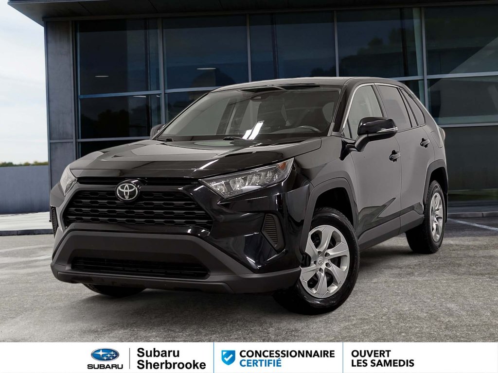 2022 Toyota RAV4 LE in Sherbrooke, Quebec - 1 - w1024h768px