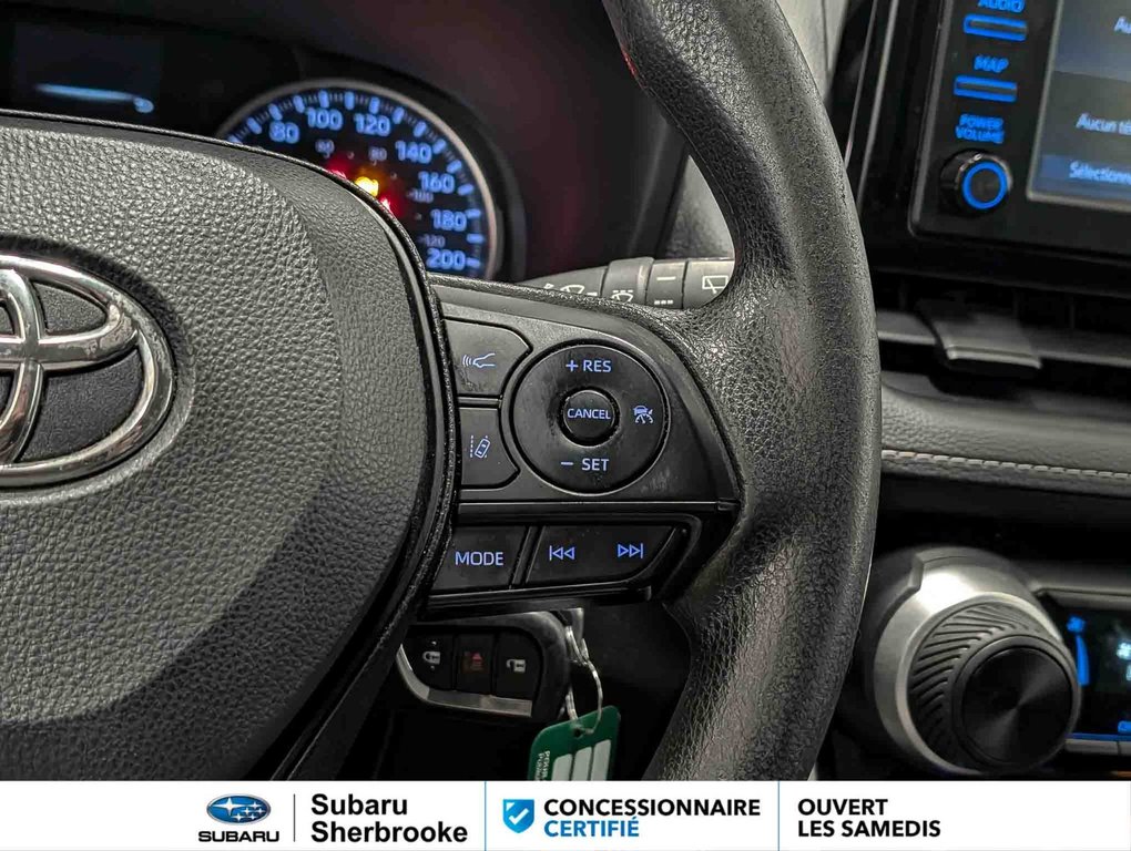 2022 Toyota RAV4 LE in Sherbrooke, Quebec - 14 - w1024h768px