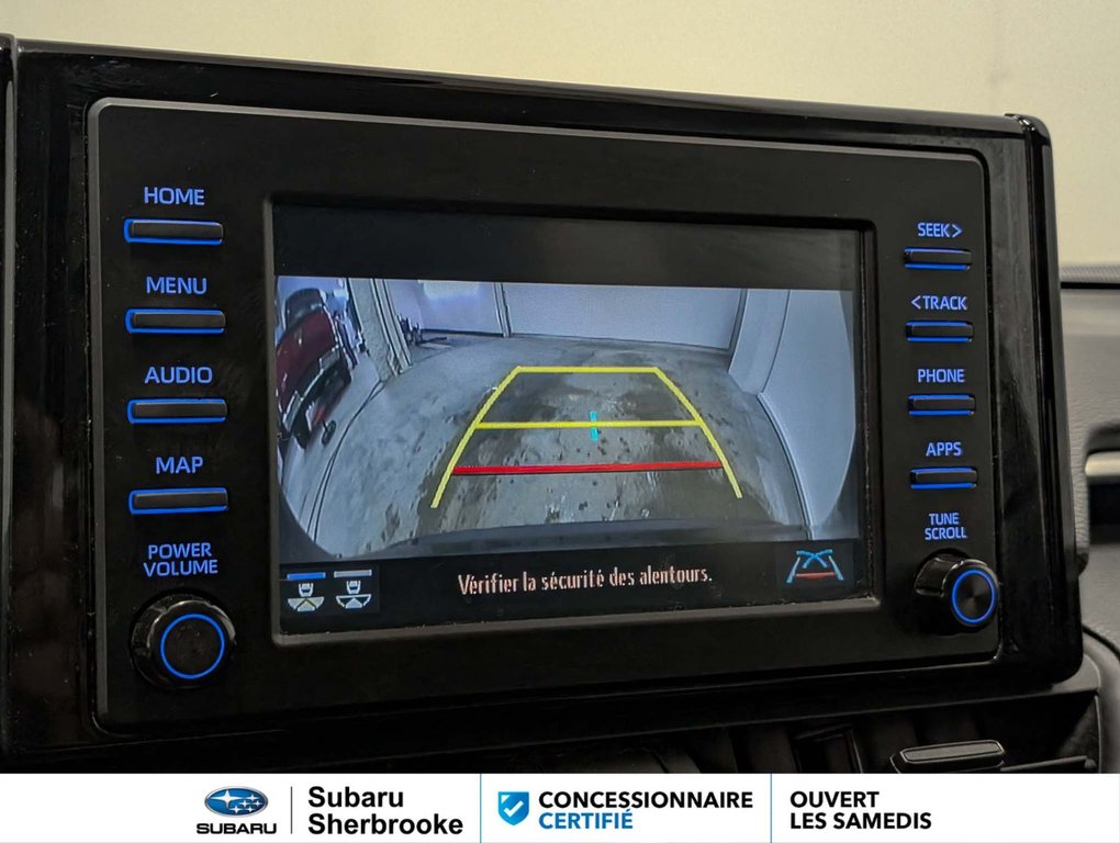 2022 Toyota RAV4 LE in Sherbrooke, Quebec - 11 - w1024h768px