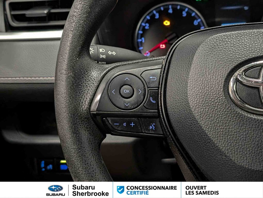 2022 Toyota RAV4 LE in Sherbrooke, Quebec - 15 - w1024h768px